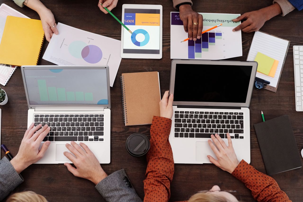 Marketing specialist improving Meta Ads performance efficiently